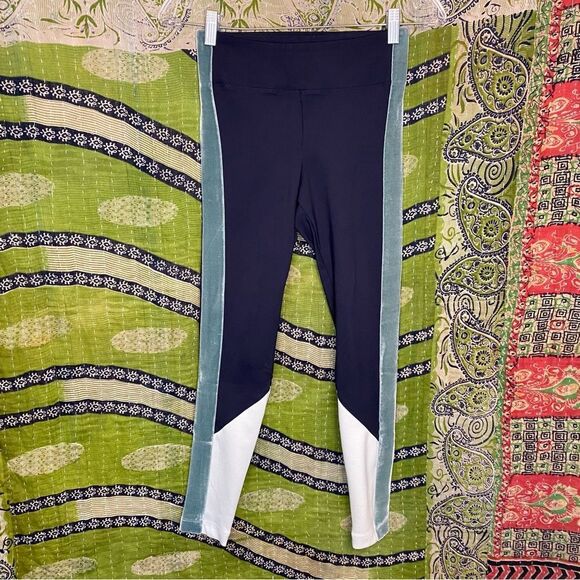 Koral Black Transition Evanesce Velvet Stripe High Rise Leggings Size Small - Picture 1 of 15